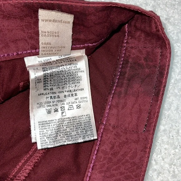 Diesel Industry Denim Livier-SP Super Slim Jegging
Stretch Low Waist Bordeaux - Picture 8 of 10